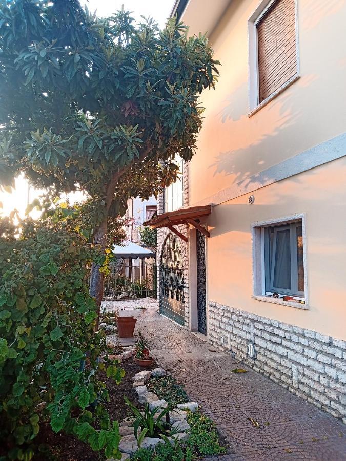 Ferienwohnung Gioiasulgarda Peschiera del Garda Exterior foto
